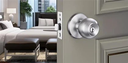 Kaimiškos durų rankenos ir spynos